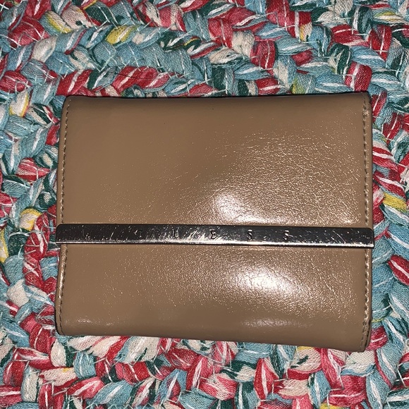 Guess Wallet (small) - Picture 1 of 10